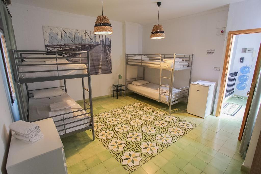 Bbtk Hostel Malaga Zewnętrze zdjęcie
